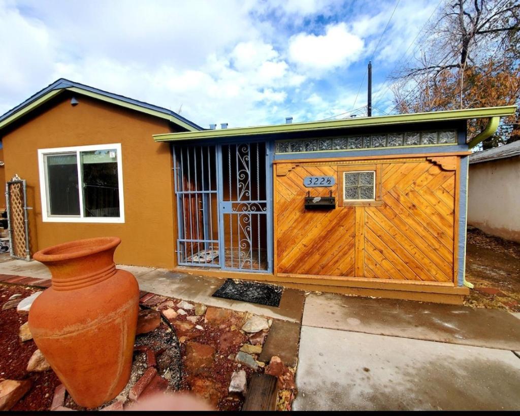 فيلا Pet Friendly Modern Casita In Heart Of Nob Hill ألباكركي المظهر الخارجي الصورة